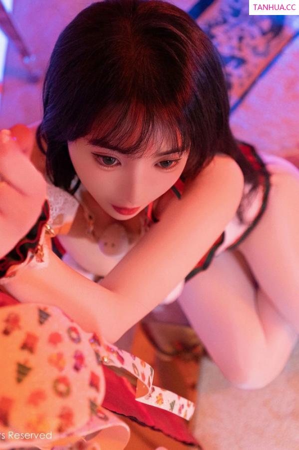   [XiuRen]高清写真图 2024.12.23 No.9638 软情 丝袜美臀第26张图片